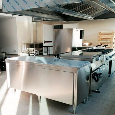 Particolare cucina e mensa scolastica scuola elementare possagno | crv sistemi